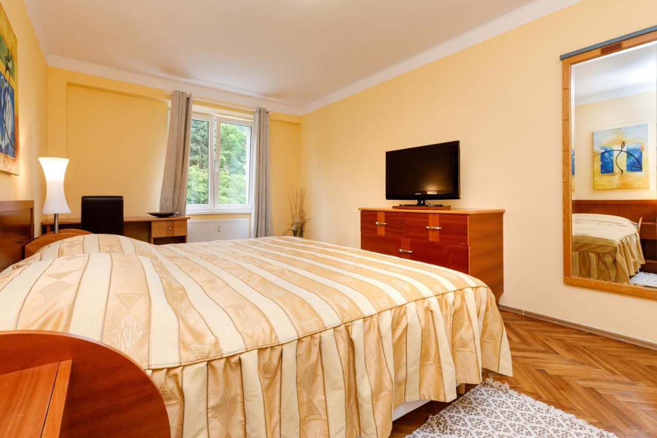 Apartments Tgm 11 Karlovy Vary Exterior photo