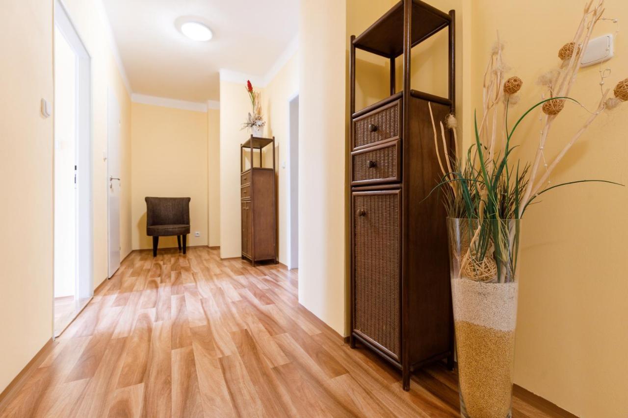 Apartments Tgm 11 Karlovy Vary Exterior photo