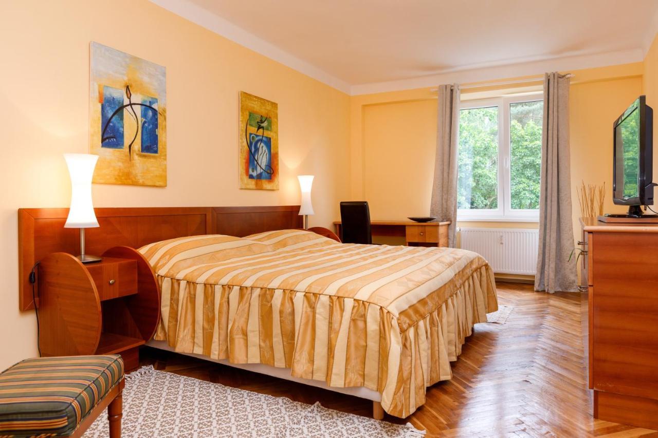 Apartments Tgm 11 Karlovy Vary Exterior photo