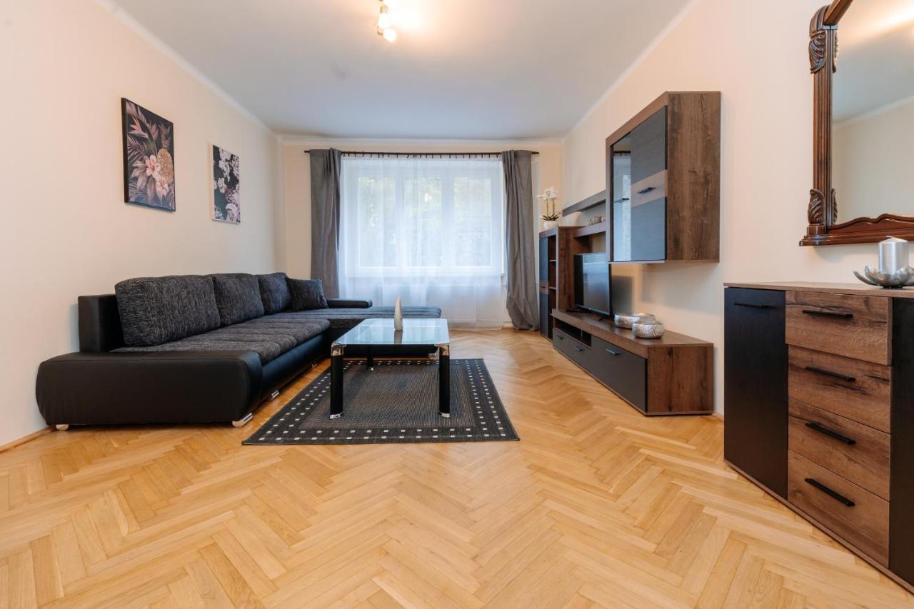 Apartments Tgm 11 Karlovy Vary Exterior photo
