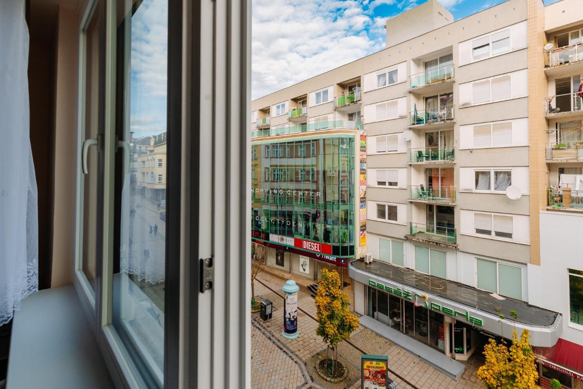 Apartments Tgm 11 Karlovy Vary Exterior photo