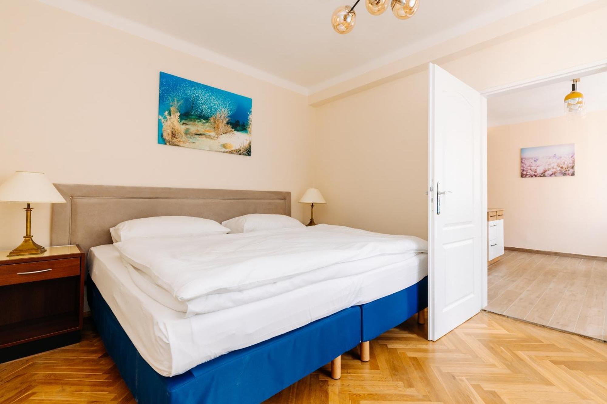 Apartments Tgm 11 Karlovy Vary Exterior photo